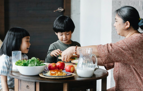 Làm sao để mẹ chồng không chướng mắt?