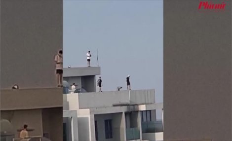 TPHCM: Nhóm thanh niên lên nóc chung cư 42 tầng ở Thảo Điền tập nhào lộn