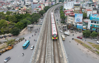 Cận cảnh tàu metro Nhổn - ga Hà Nội chạy liên động
