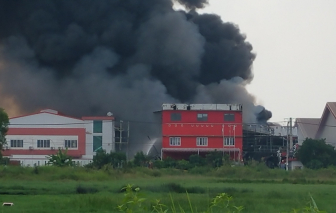 Cháy lớn tại công ty trong KCN Hải Sơn, khói bốc đen nghi ngút, tài sản thiêu rụi