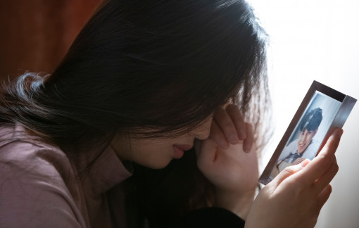 Anh nói yêu tôi, nhưng kiên quyết chia tay để quay về với vợ con