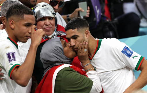 Vũ khí đặc biệt của Morocco: Những bà mẹ trên khán đài