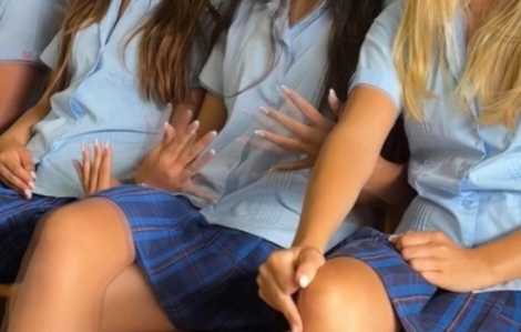 Úc: 70 nữ sinh bị cấm dự lễ tổng kết vì gắn móng tay giả