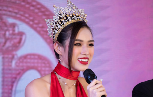 Hoa hậu Đỗ Thị Hà ưu tiên việc học hơn tham gia các hoạt động giải trí
