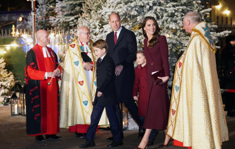 Hoàng gia Anh giữ bình tĩnh sau loạt phim của vợ chồng Hoàng tử Harry