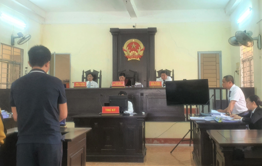 Cà Mau: Thư ký tòa làm giả bản án, lãnh 2 năm tù