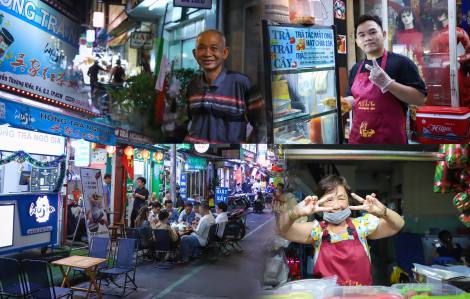 Tiểu thương, người dân vui mừng ngày ra mắt tuyến phố ẩm thực Nguyễn Thượng Hiền