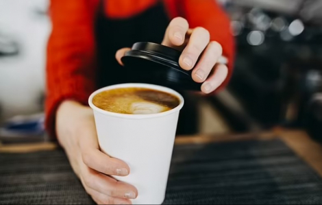 Uống trên 2 ly cà phê/ngày có thể tăng nguy cơ tử vong ở những người bị huyết áp cao