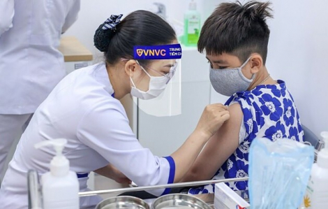 Chưa đến 60% trẻ từ 5-11 tuổi ở Hà Nội tiêm đủ 2 mũi vắc xin COVID-19