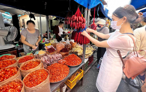 Tràn lan thực phẩm tết không rõ nguồn gốc