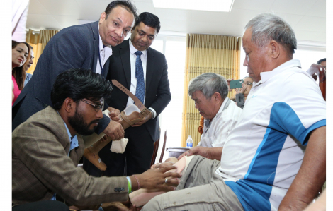 Ấn Độ hỗ trợ lắp tay, chân giả cho hơn 300 người tại tỉnh Đắk Lắk
