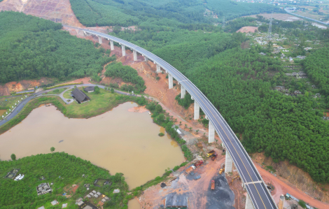 Đưa vào khai thác tuyến cao tốc Cam Lộ - La Sơn dài hơn 98km