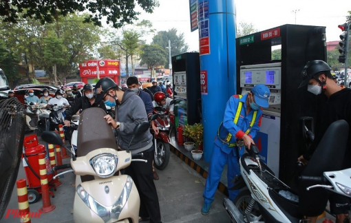 Giá xăng bán lẻ tăng hơn 1.000 đồng/lít