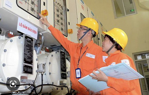 Sẽ điều chỉnh giá điện như giá xăng?