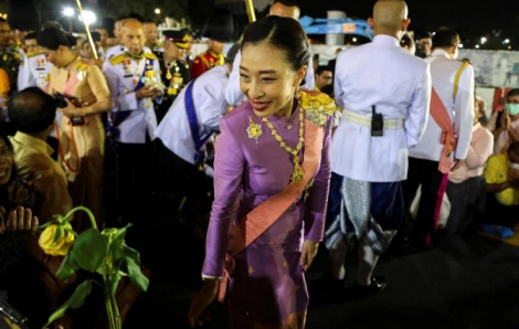 Công chúa Thái Lan vẫn bất tỉnh sau 3 tuần ngã quỵ vì bệnh tim