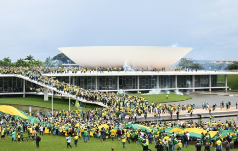Hàng ngàn người ủng hộ cựu Tổng thống Bolsonaro xông vào Quốc hội Brazil