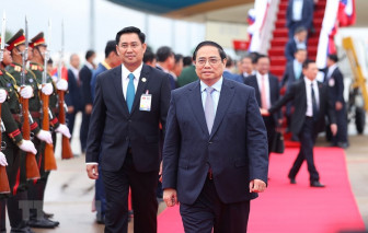 Thủ tướng bắt đầu chuyến thăm chính thức CHDCND Lào