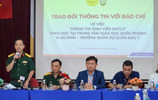 Đại diện Trường Quân sự Quân khu 7: 'Sắp tới sẽ xem xét cấm sinh viên mang điện thoại khi học quân sự'
