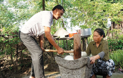 Tiếng quết bánh phồng - âm thanh của ngày cũ