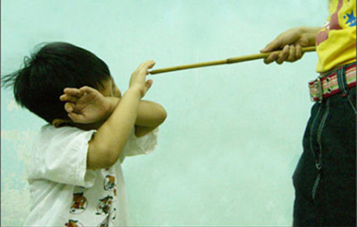 Bé trai 6 tháng tuổi tổn thương não nghi bị bạo hành