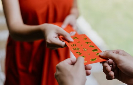 Dịch vụ cho thuê người yêu tăng đột biến dịp tết Nguyên đán ở nhiều nước