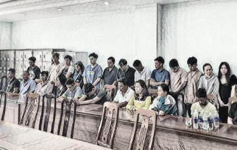 Bắt quả tang 30 nam nữ sát phạt bài cào ăn tiền ở quận Gò Vấp