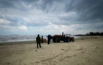 2 thi thể phân hủy dạt bờ biển Quảng Ngãi đã được an táng