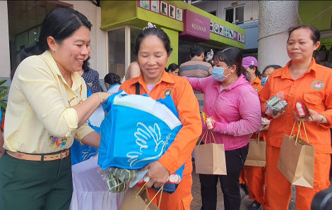 Các cấp Hội LHPN TPHCM chăm lo hơn 100.000 phần quà tết