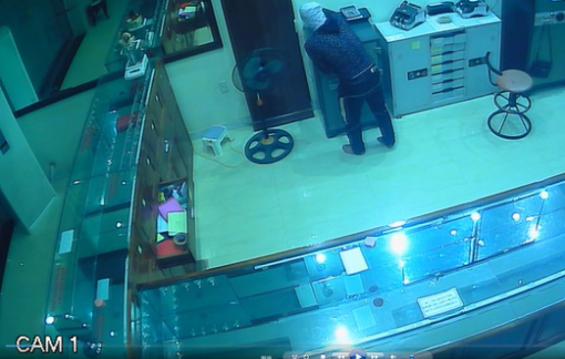 Nữ chủ tiệm vàng trình báo mất hơn 100 lượng vàng trị giá gần 5 tỉ đồng