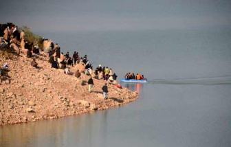 Pakistan: Lật thuyền do quá tải, 49 trẻ em chết đuối