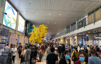 Sân bay Tân Sơn Nhất phục vụ hơn 3 triệu lượt khách dịp tết
