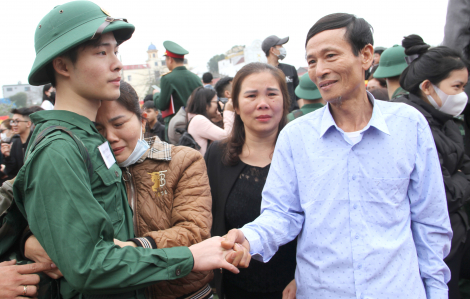 Hơn 3.000 tân binh Nghệ An lên đường nhập ngũ