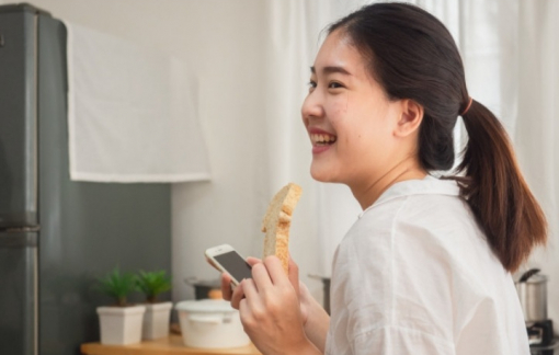 Đưa hết lương cho vợ, Valentine vẫn phải có quà, phải làm sao đây?