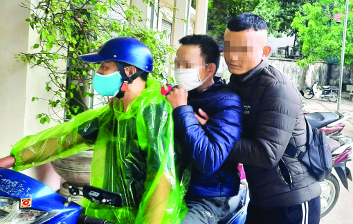 Những đồng đẳng viên băng rừng, vượt suối
