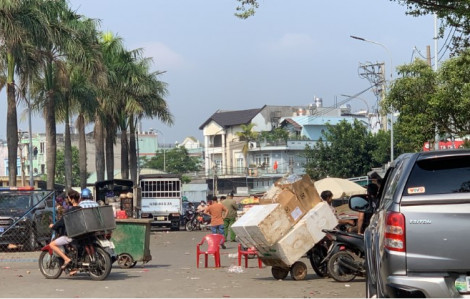 Người đàn ông bị đâm tử vong ở chợ đầu mối Hóc Môn