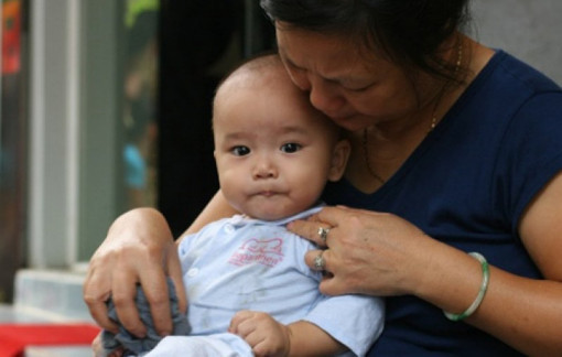 Con gái muốn tôi bỏ việc về quê chăm cháu ngoại, đỡ đần cho con