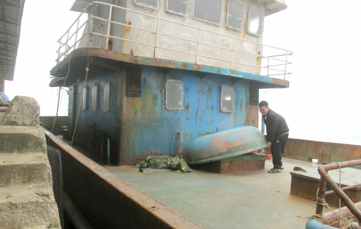Hà Tĩnh: Cảng cá bị bồi lấp, tàu thuyền khốn đốn