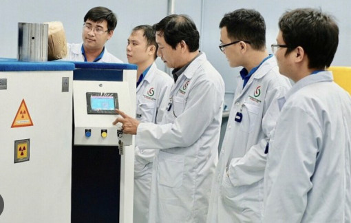 Thu nhập chuyên gia từ 150 triệu xuống còn 13 triệu/tháng làm sao “chiêu hiền đãi sĩ”