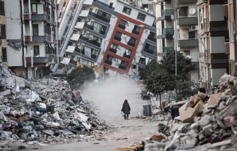Lại động đất ở Thổ Nhĩ Kỳ, 29 tòa nhà đổ sập