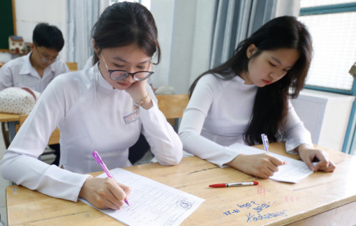 Sẽ bỏ nhân đôi hệ số hai môn Văn, Toán?