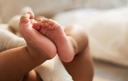 2 trẻ sơ sinh được giải cứu kỳ diệu ở Ấn Độ