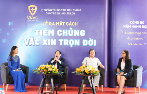 Người dân Việt Nam lần đầu có sách về “Tiêm chủng vắc xin trọn đời”
