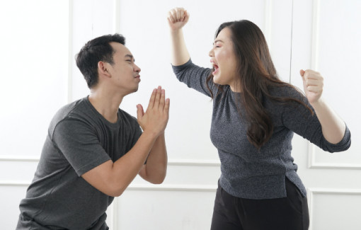 Vợ tôi ngày càng trở nên cay nghiệt, và toàn dùng những câu nói gây sát thương
