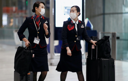 Tiếp viên hàng không Nhật Bản mệt mỏi vì nạn chụp lén