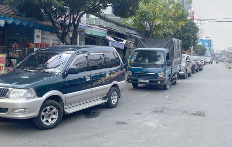 Từ hôm nay, cảnh sát giao thông hỗ trợ đăng kiểm ở Hà Nội và TPHCM
