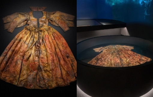 Tìm thấy váy cưới quý hiếm 350 năm tuổi dưới đáy biển