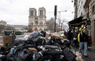 Paris ngập trong rác vì nhân viên môi trường đồng loạt đình công