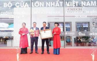 Xác lập bộ cửa nhôm kính lớn nhất Việt Nam