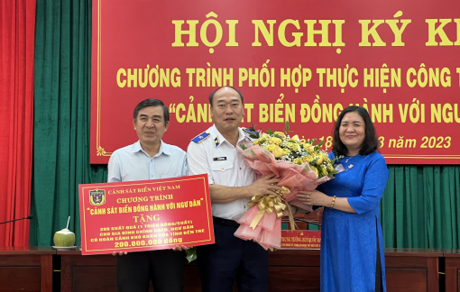 Triển khai chương trình “Cảnh sát biển đồng hành cùng ngư dân” ở Bến Tre