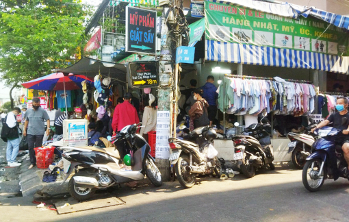 Công khai bán hàng đã qua sử dụng dù bị cấm